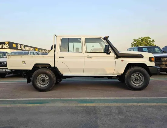 تصویر  تویوتا لندکروز پیکاپ 2025 تیپ LC79 4.2L